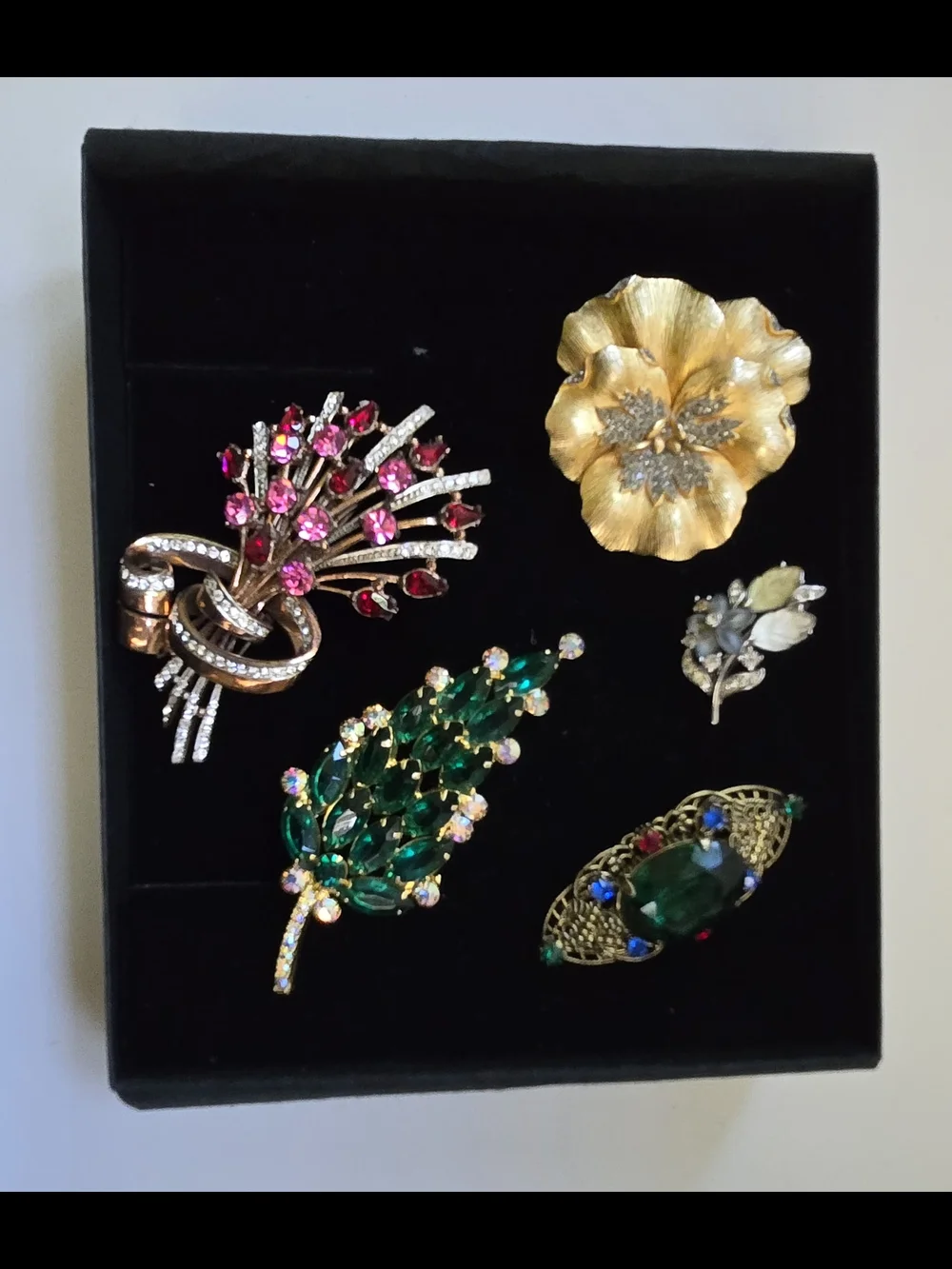 Crown Trifari, Juliana, Corocraft vintage Brooch Medley.